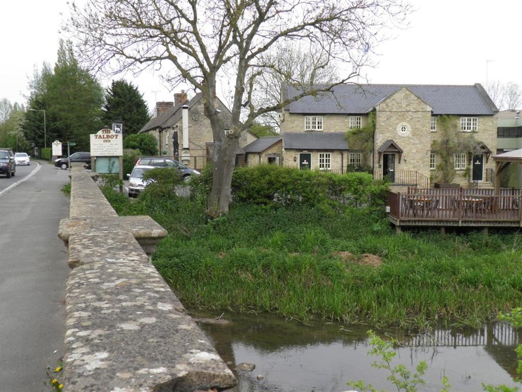 The Talbot Inn Eynsham Dış mekan fotoğraf